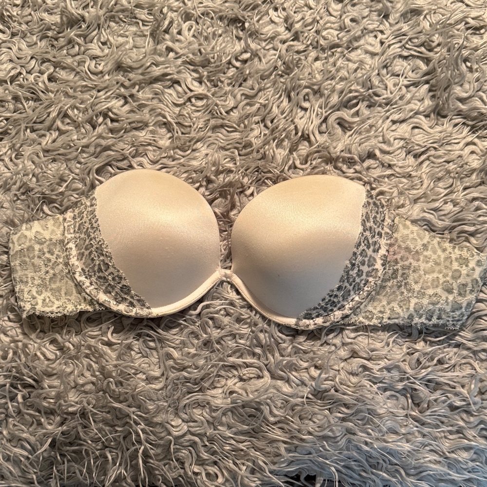 Elegant Grey Leopard Lace Bra